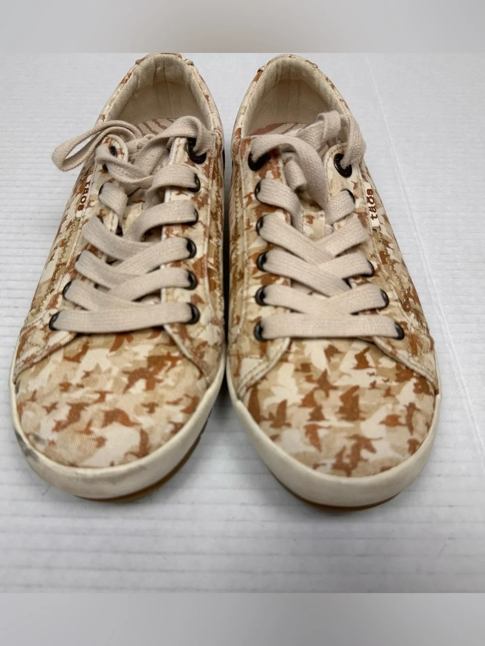 Taos Star Women's Shoes Sneakers Bird Pattern Rare Camouflage Camo Size 7.0